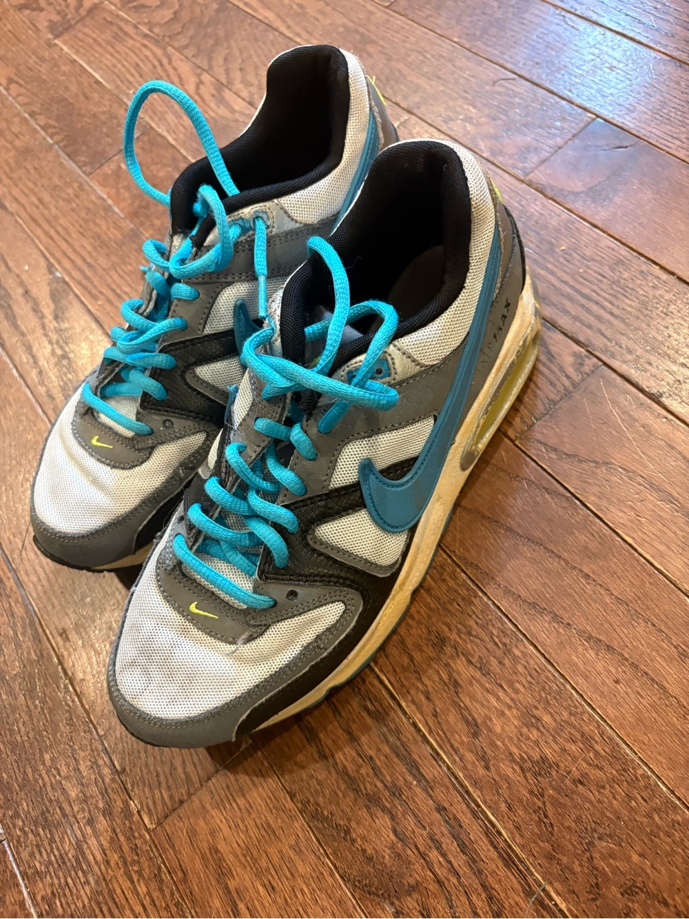 Nike big boy/mens size 6 Gray & Teal Athletic Sneakers
